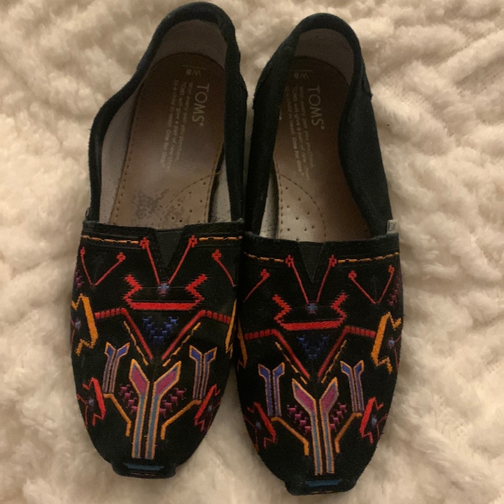 Embroidered Toms size 8